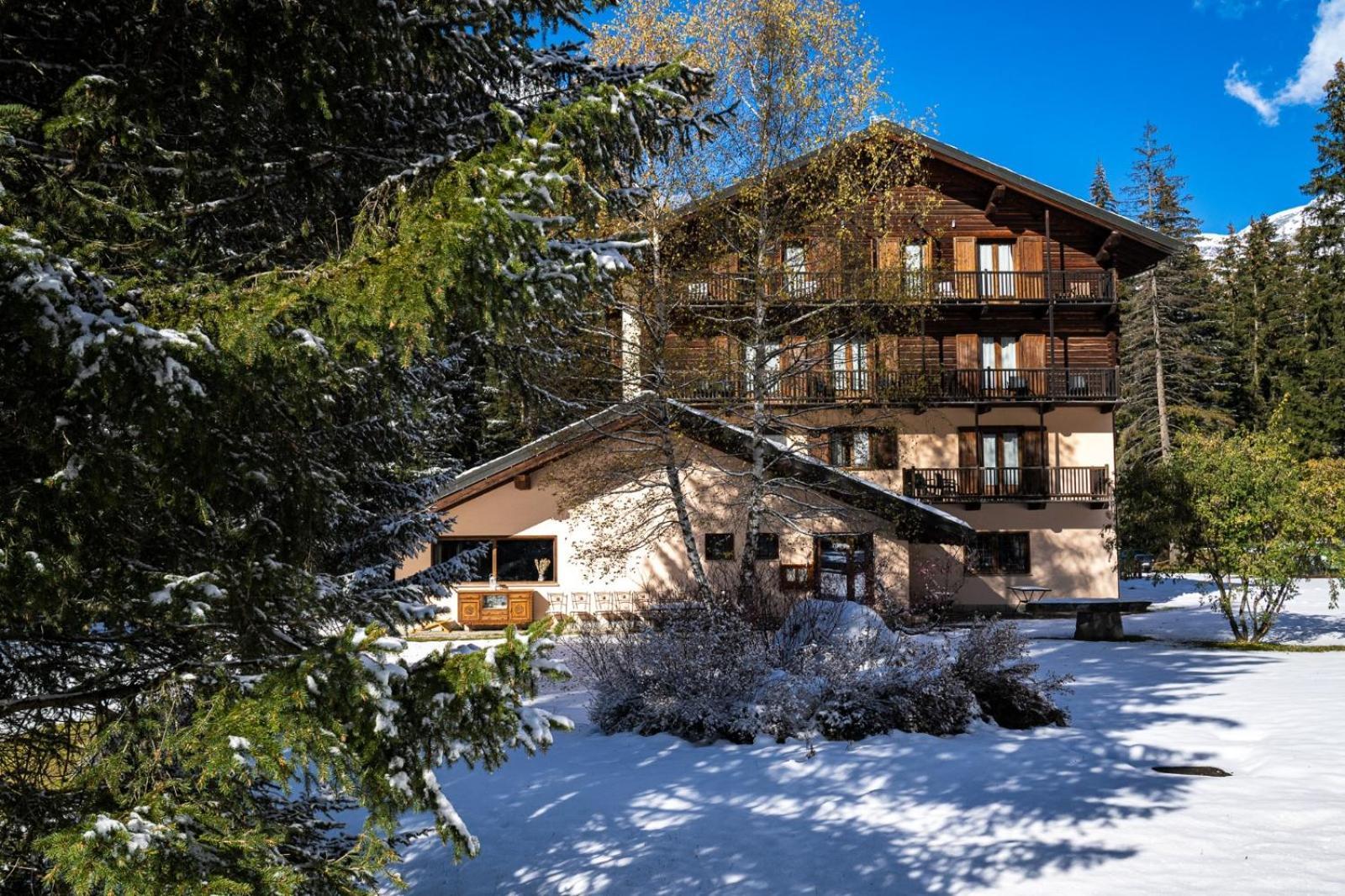 Alpine Forest Hotel Champoluc Ngoại thất bức ảnh