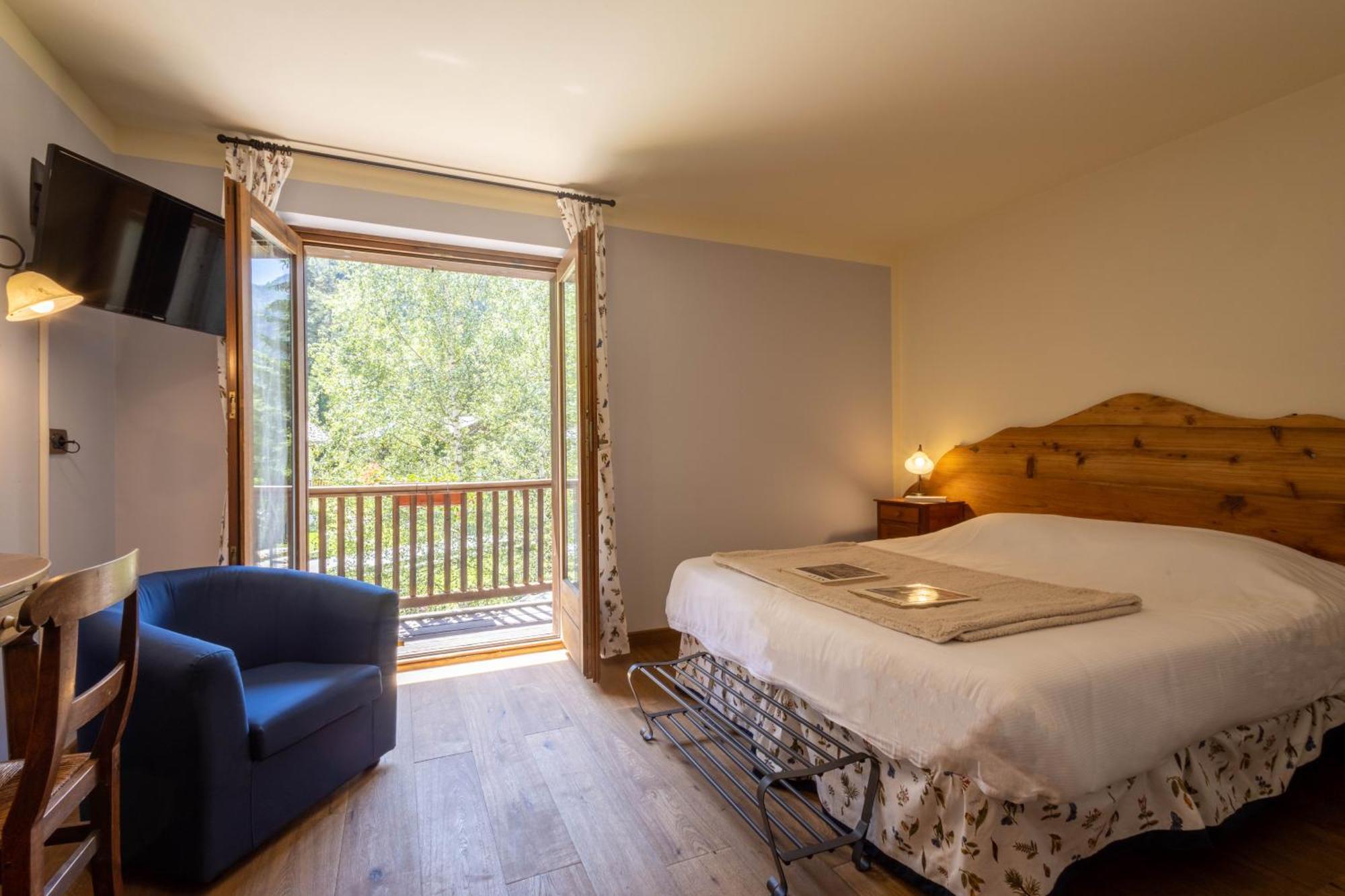 Alpine Forest Hotel Champoluc Ngoại thất bức ảnh
