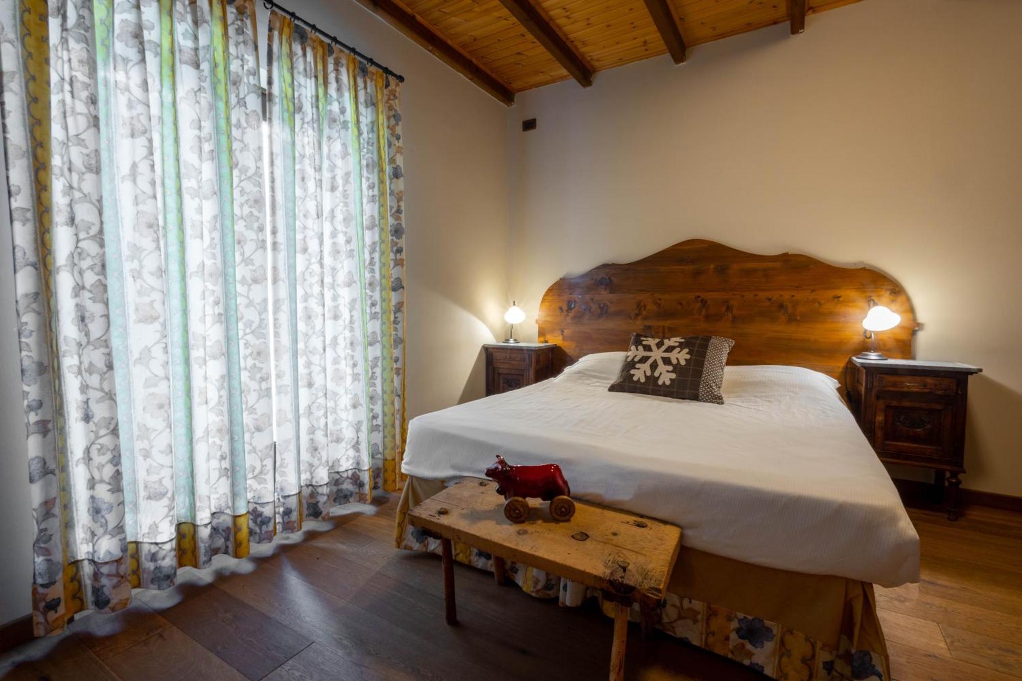 Alpine Forest Hotel Champoluc Ngoại thất bức ảnh