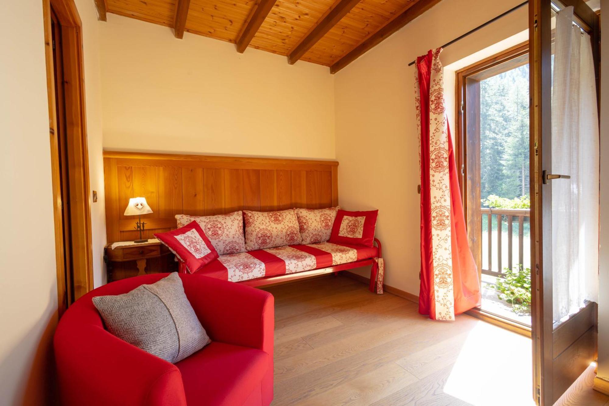 Alpine Forest Hotel Champoluc Ngoại thất bức ảnh