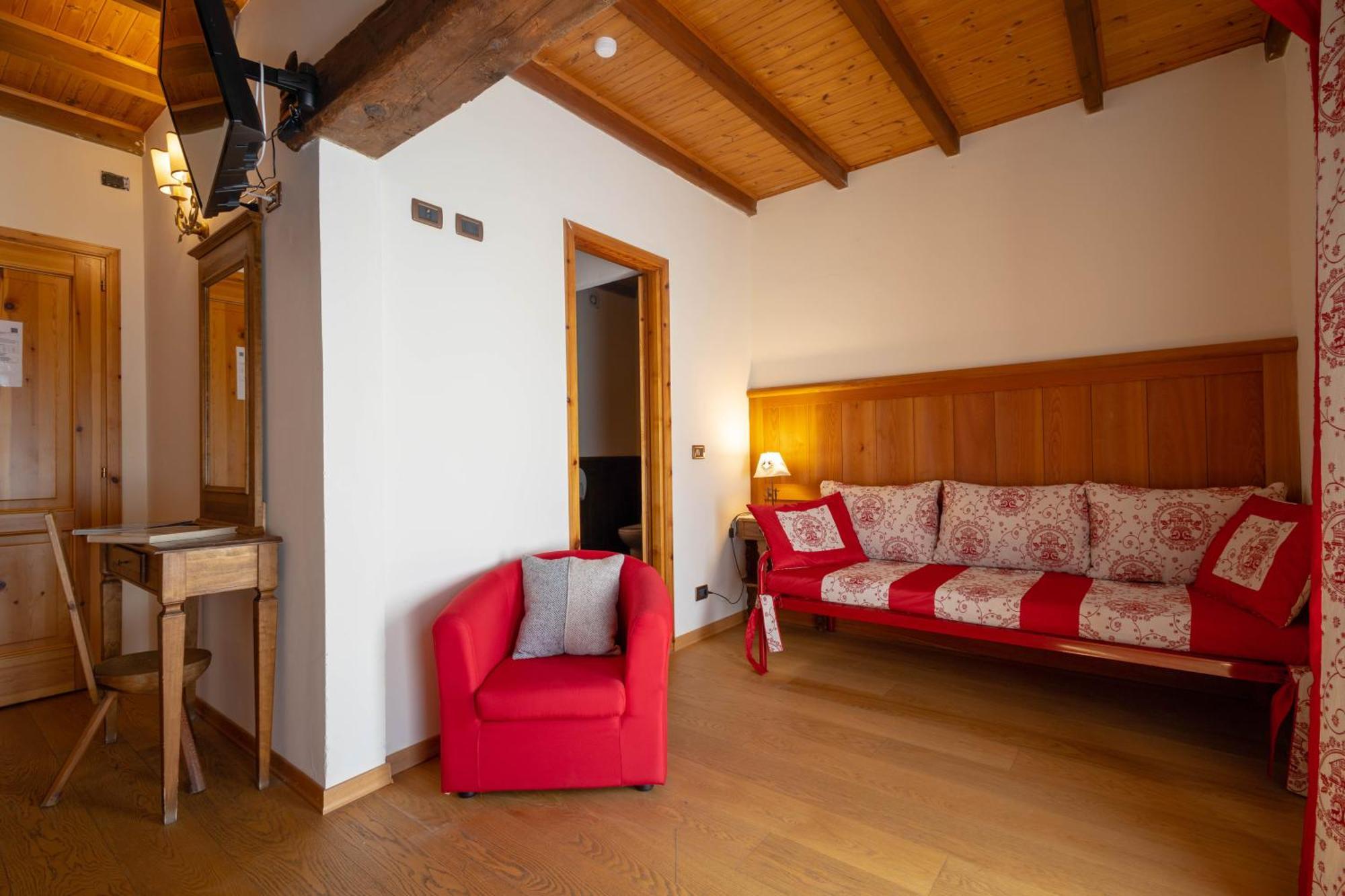 Alpine Forest Hotel Champoluc Ngoại thất bức ảnh
