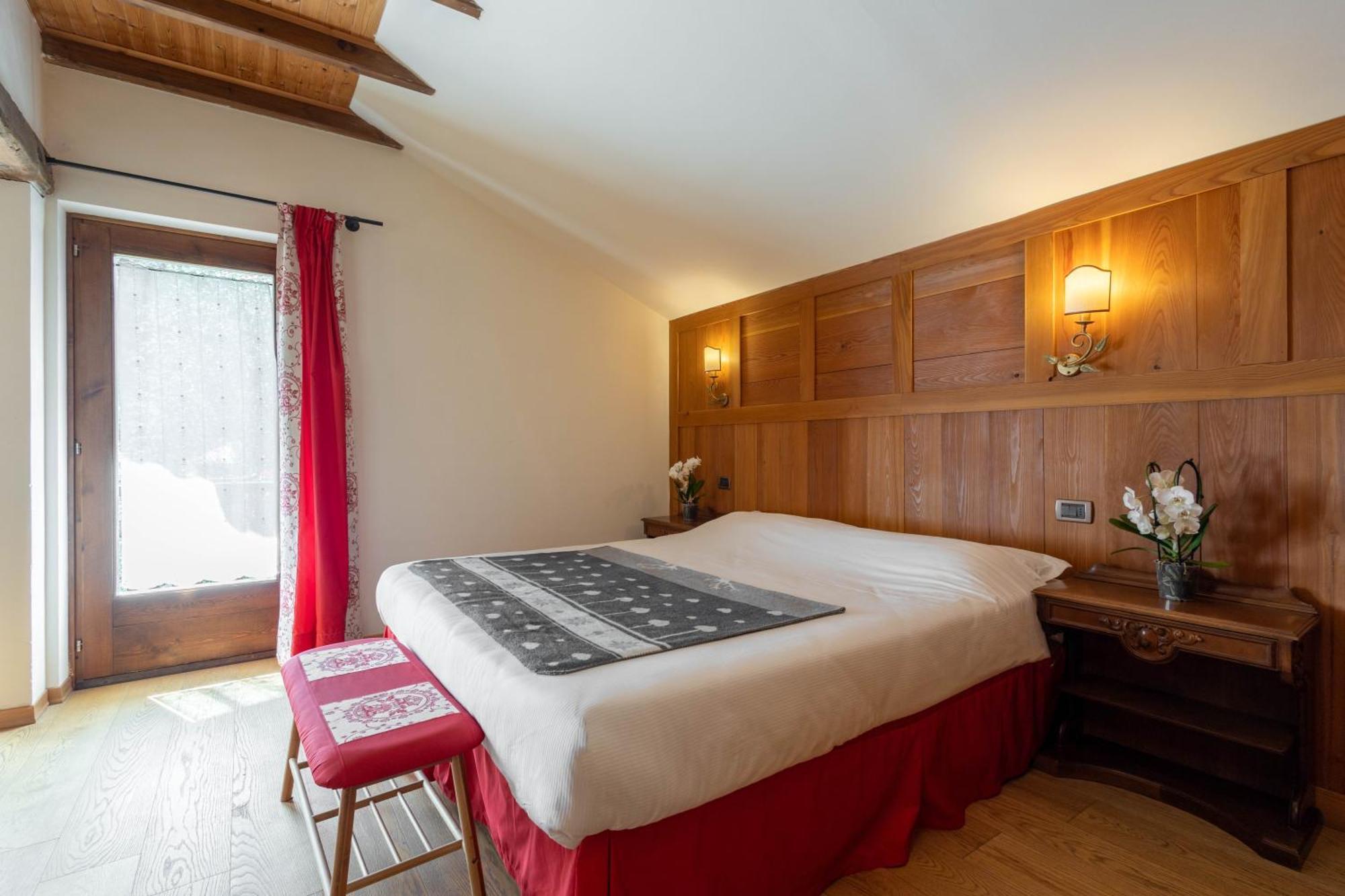 Alpine Forest Hotel Champoluc Ngoại thất bức ảnh
