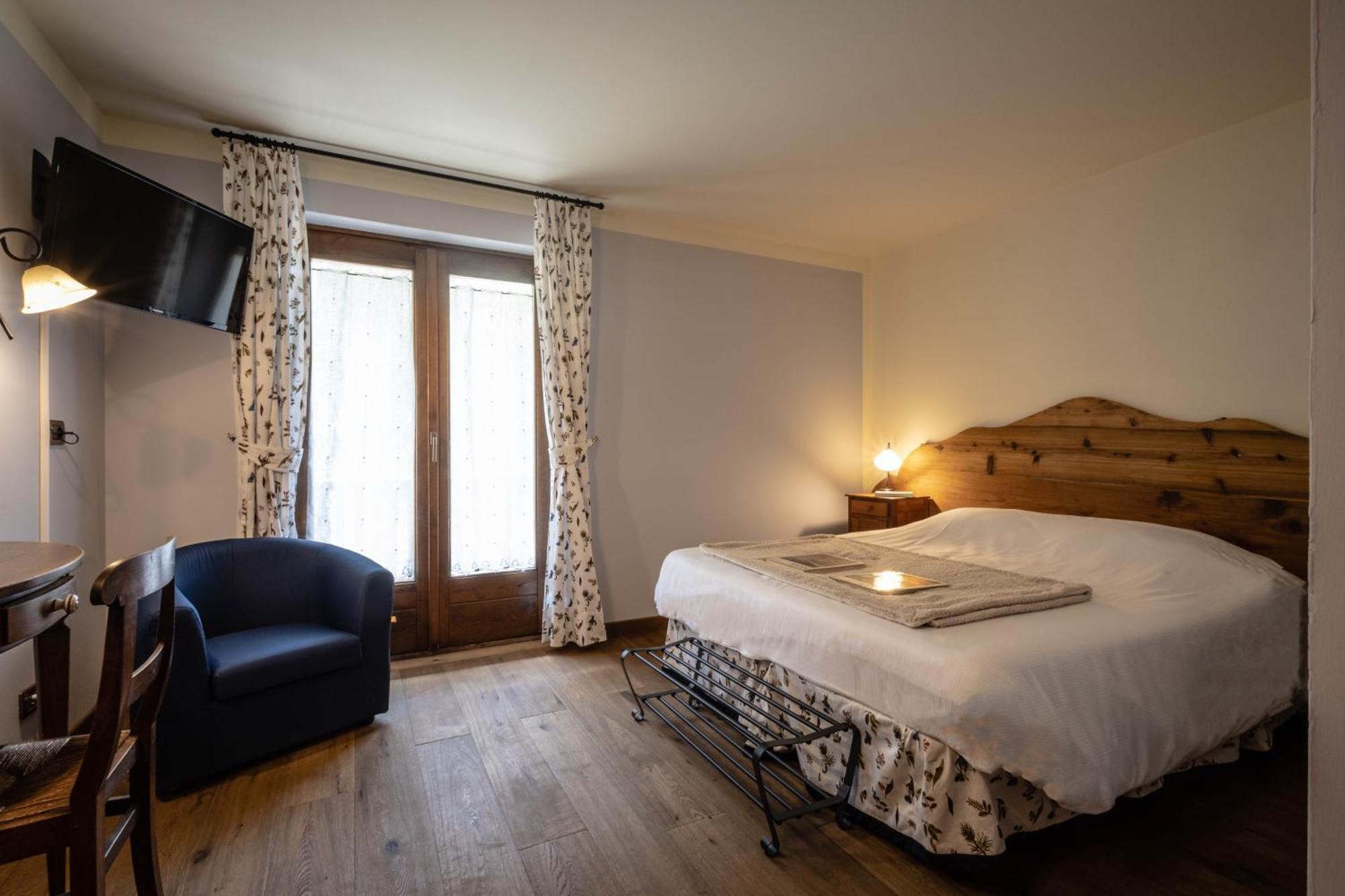 Alpine Forest Hotel Champoluc Ngoại thất bức ảnh