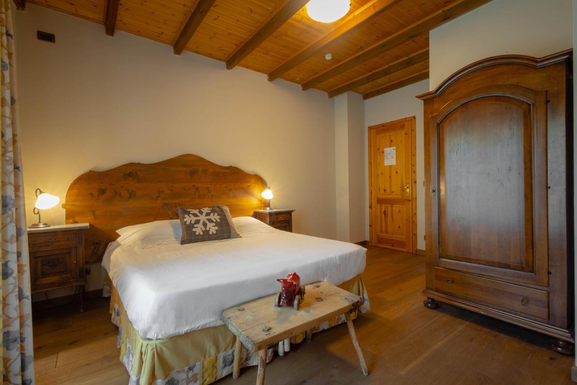 Alpine Forest Hotel Champoluc Ngoại thất bức ảnh