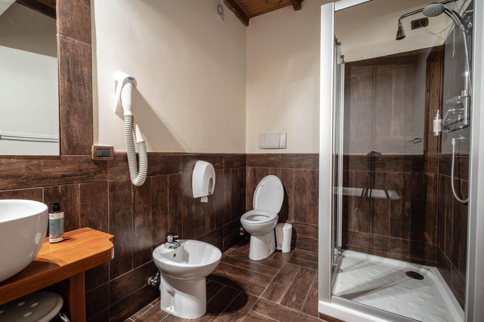 Alpine Forest Hotel Champoluc Ngoại thất bức ảnh