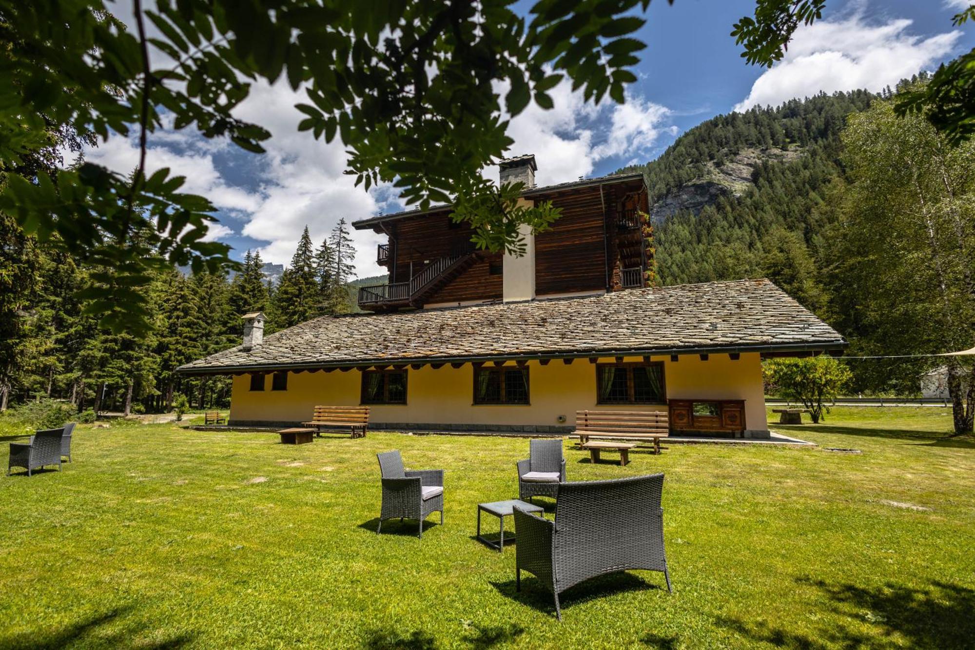 Alpine Forest Hotel Champoluc Ngoại thất bức ảnh