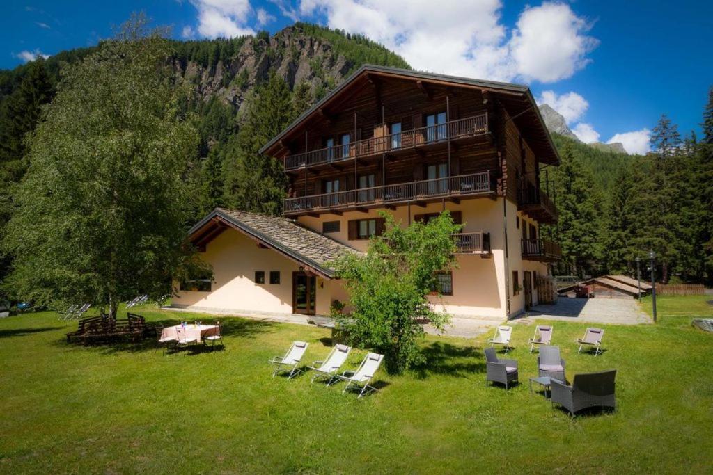 Alpine Forest Hotel Champoluc Ngoại thất bức ảnh